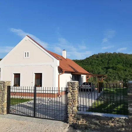 Kata Borhaz Vendeghaz Nyaraló *